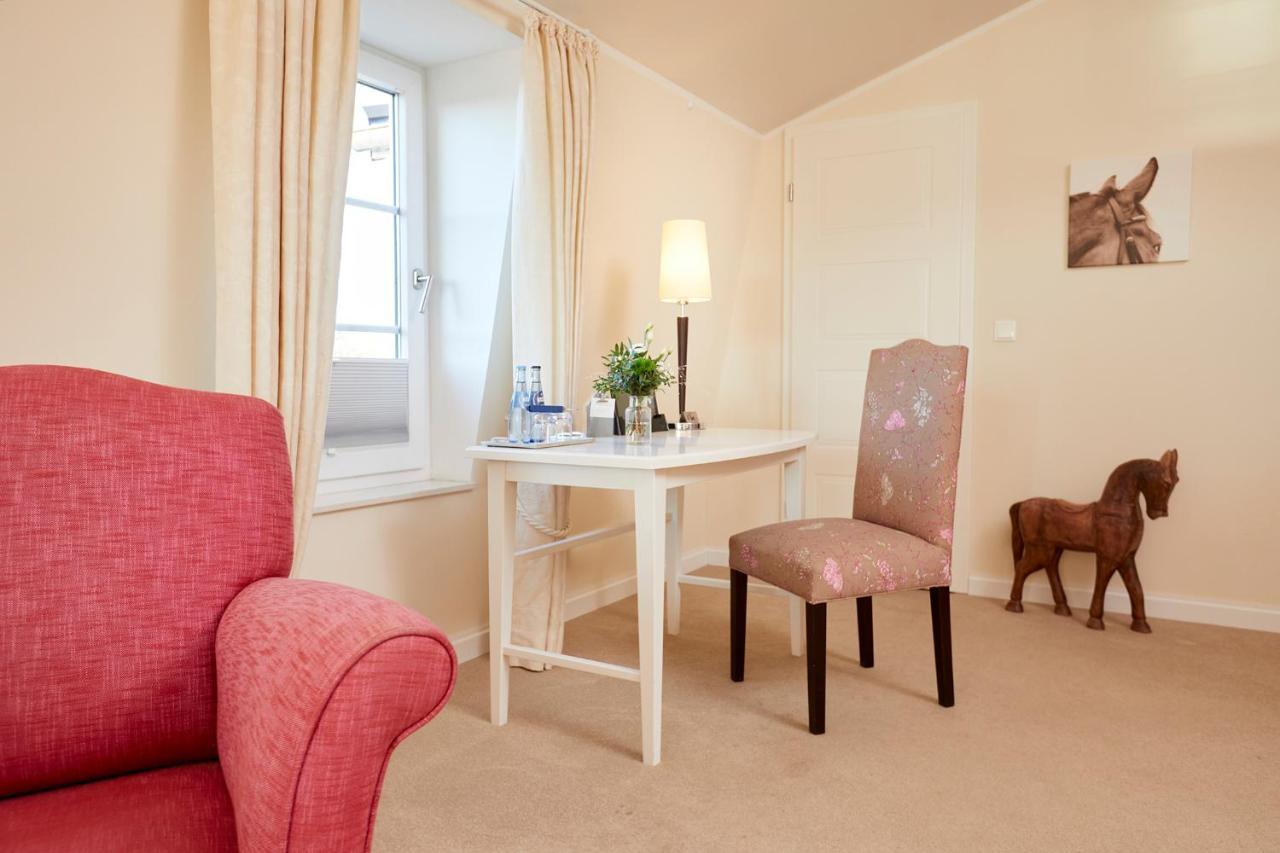 Kino-Hotel Meyer Harsefeld Eksteriør billede